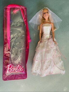 Vintage Mattel Wedding Day Sparkle Bride Barbie Doll + Display/Travel Case